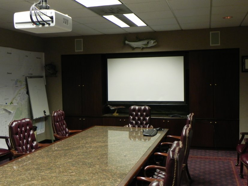 Projector-Install-in-Meeting-room